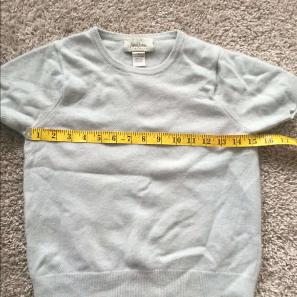 🔥🔥HOST PIC🔥🥰Neiman Marcus Cashmere Sweater - Picture 4 of 8